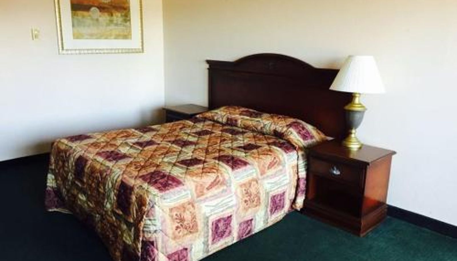 Zimmer - Summer Wind Budget Motel