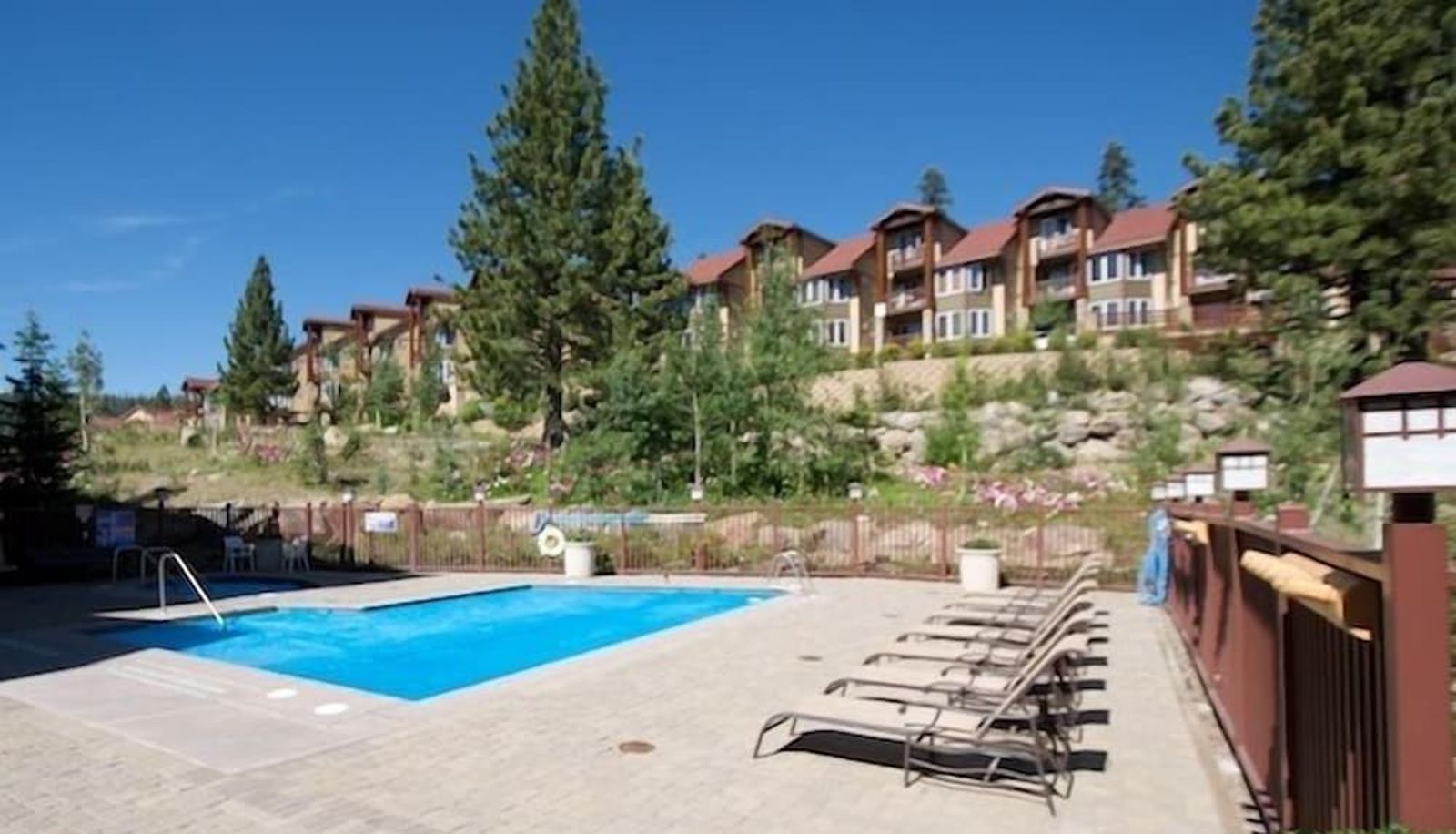 Pool - Sunstone Lodge by 101 Great Escapes