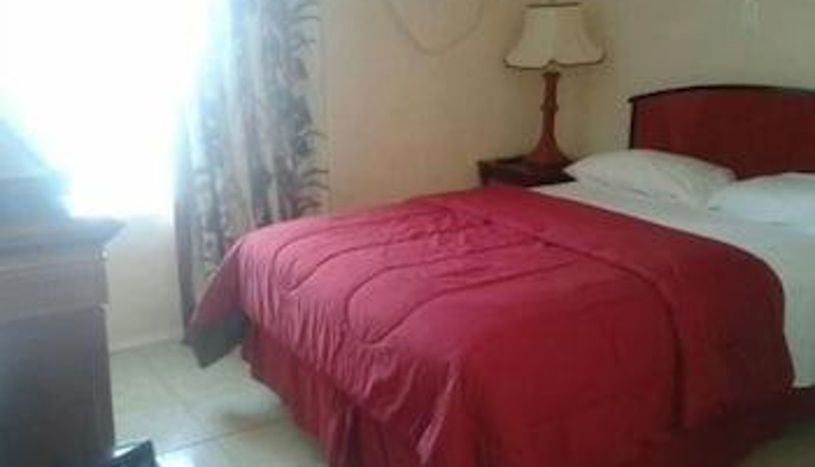 Standard room - Fountainbleau Inn