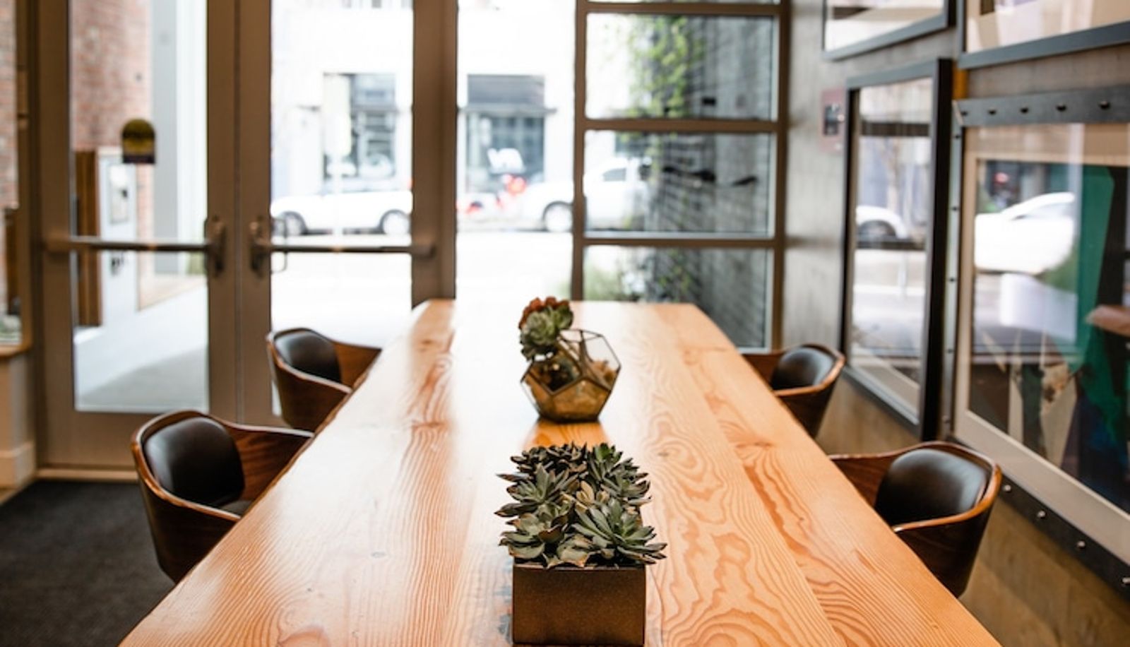 Salón - Domicile Suites at Mark on 8th