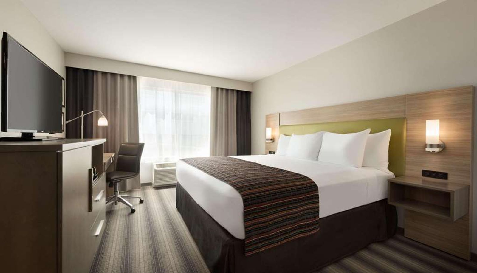 Room - Country Inn & Suites by Radisson Indianola IA