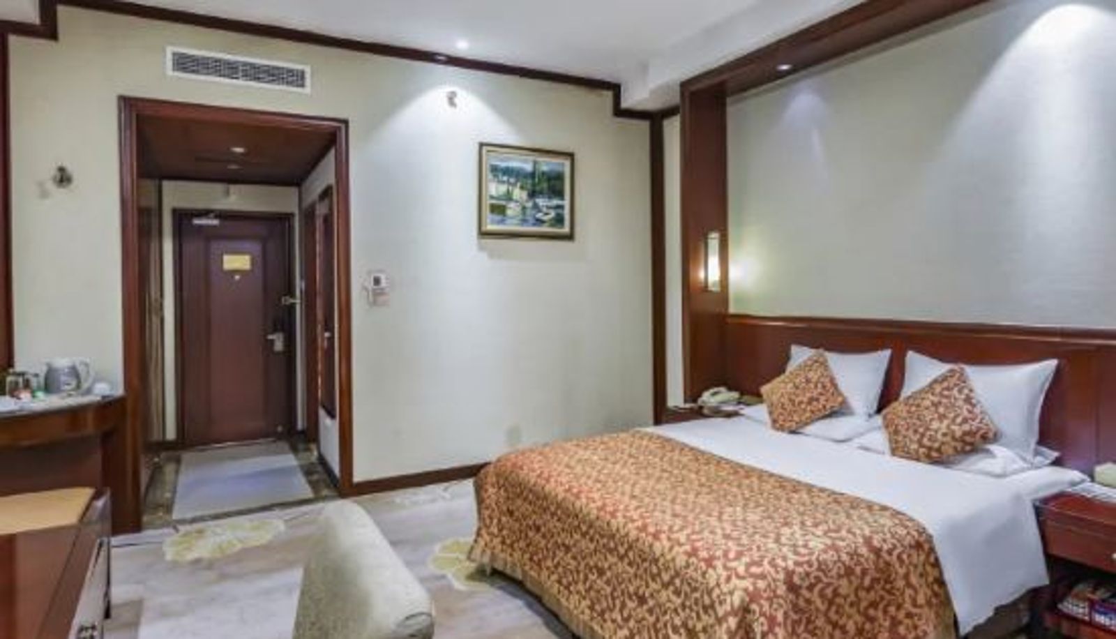 Room - Hebi Guest House