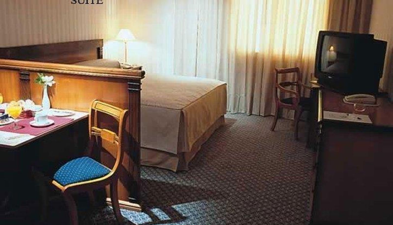 Suite - Argenta Tower Hotel and Suites
