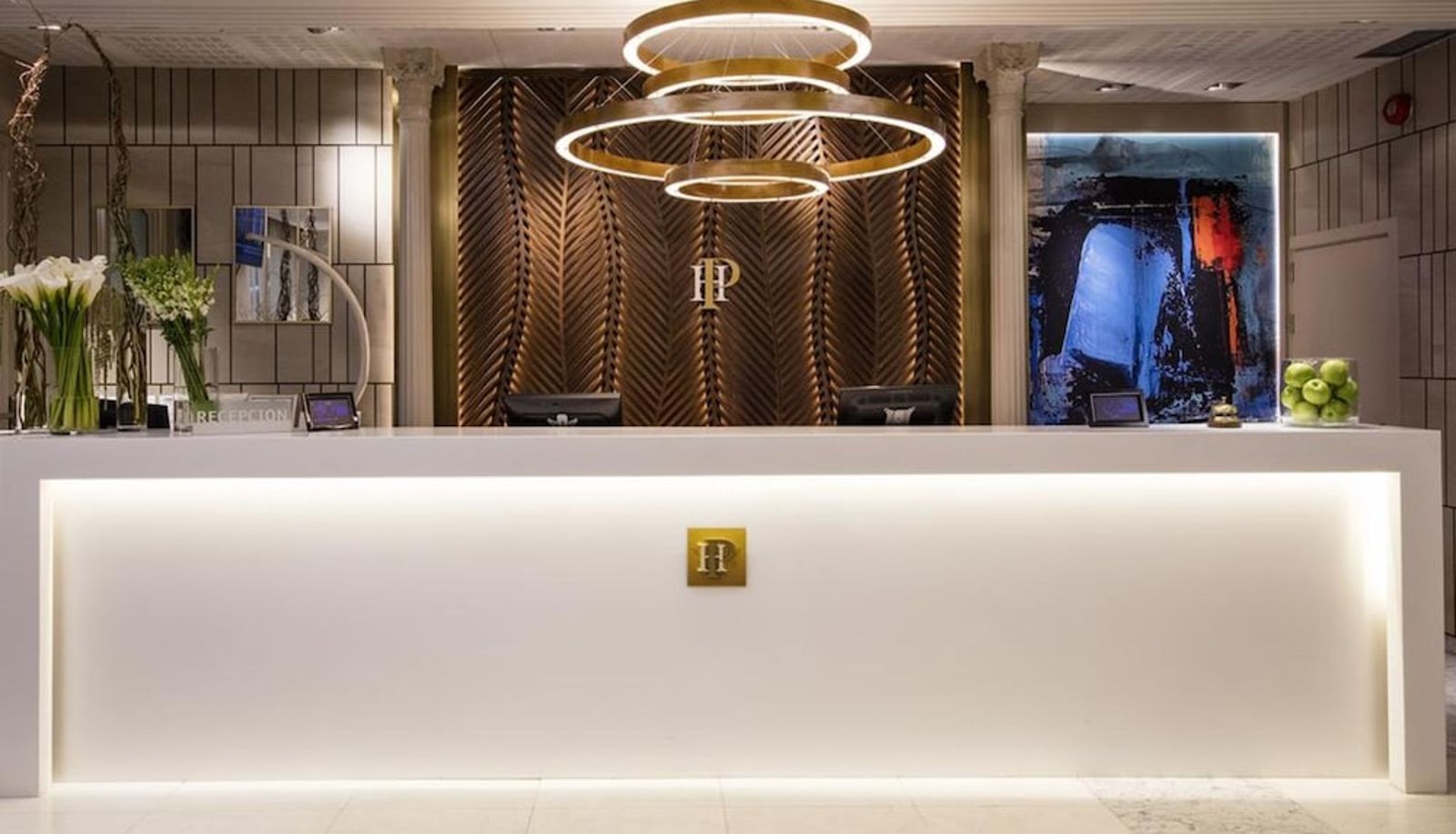 Recepción - Hotel Preciados