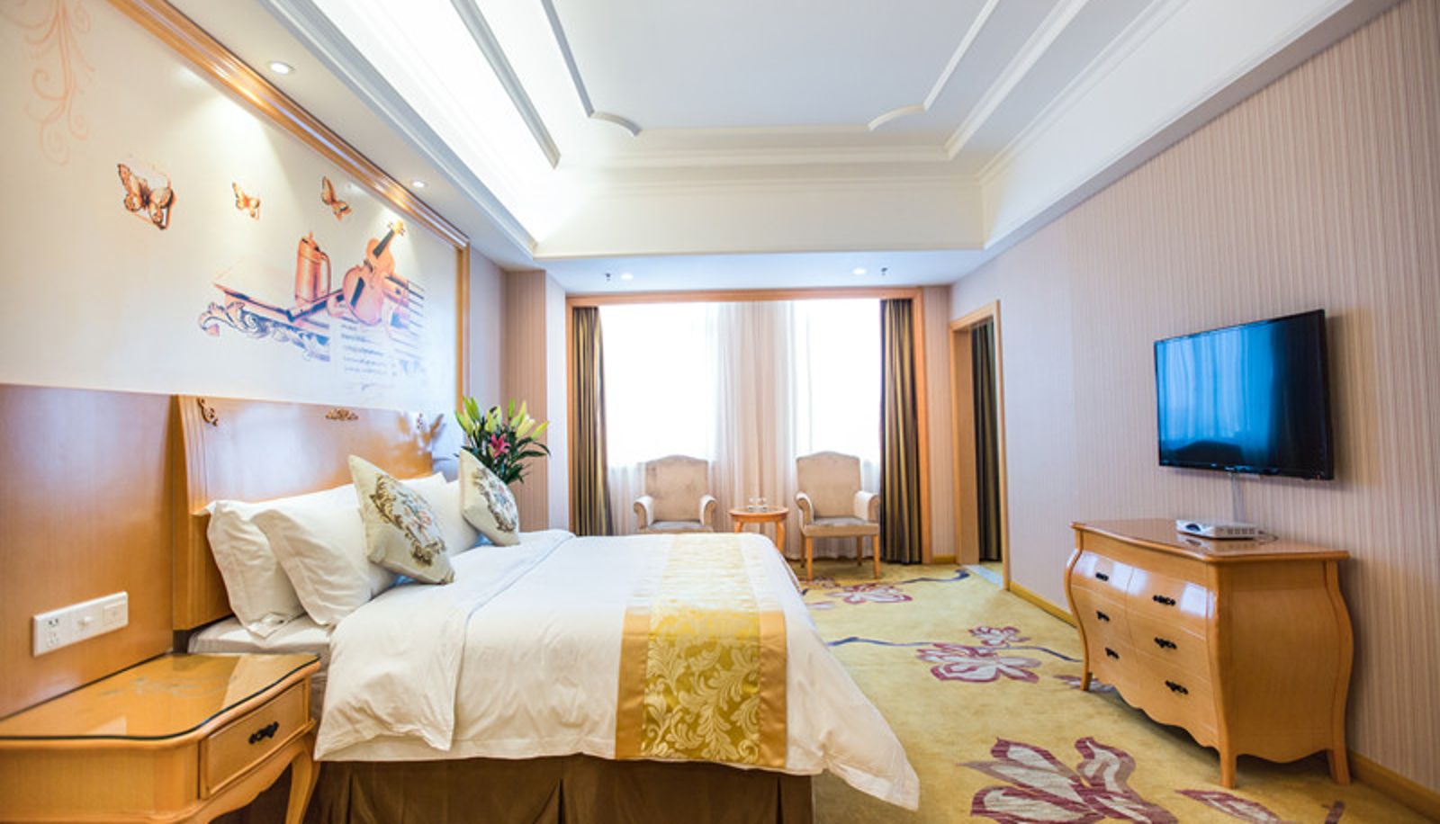 Außenansicht - Vienna Classic Hotel Shaodong High-Speed Railway Station Colorful Global City Chinese only