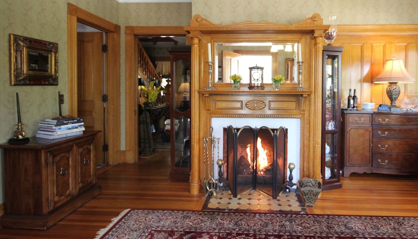Hall - Glynn House Inn