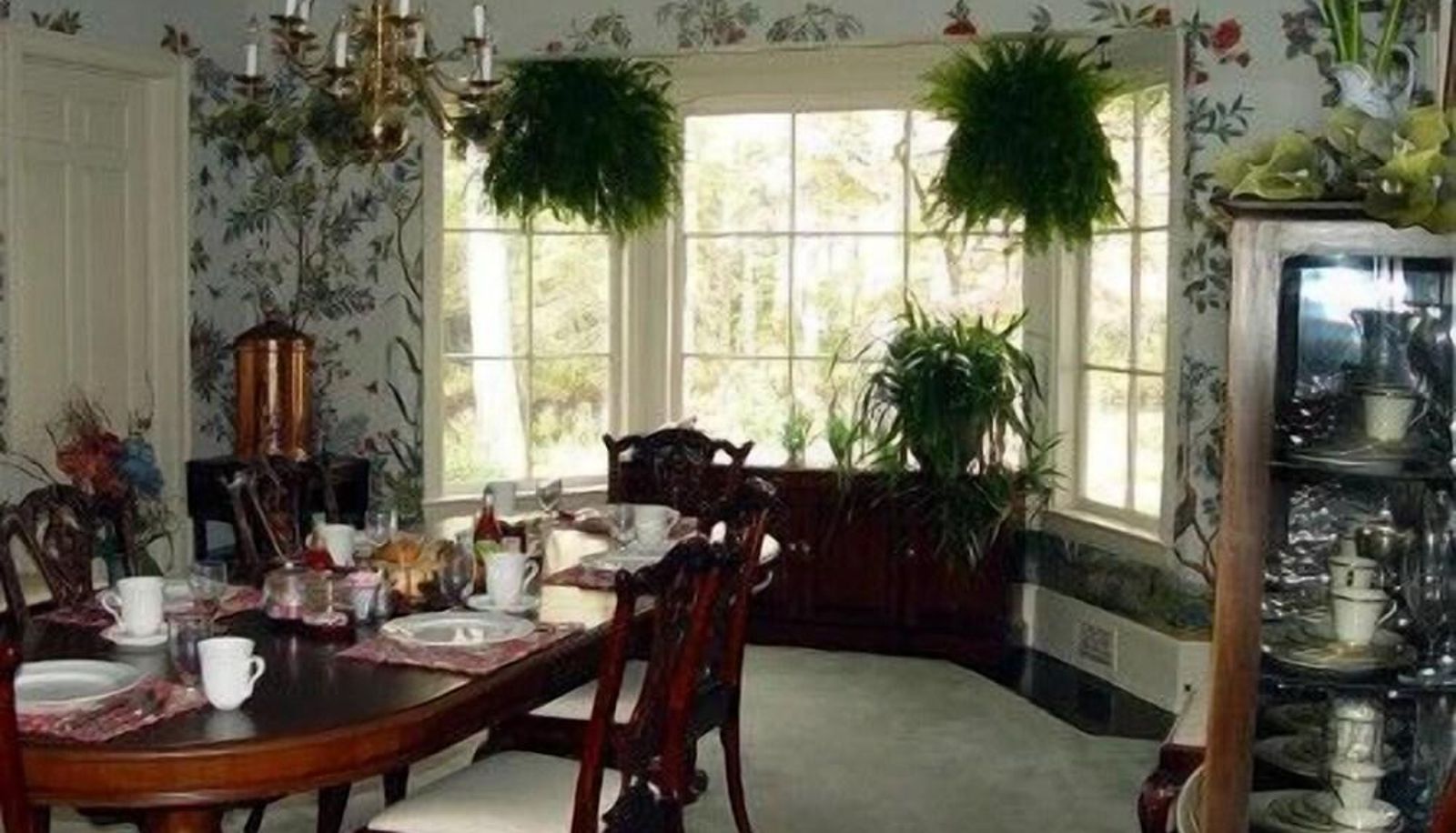 Breakfast room - The Pond House Inn
