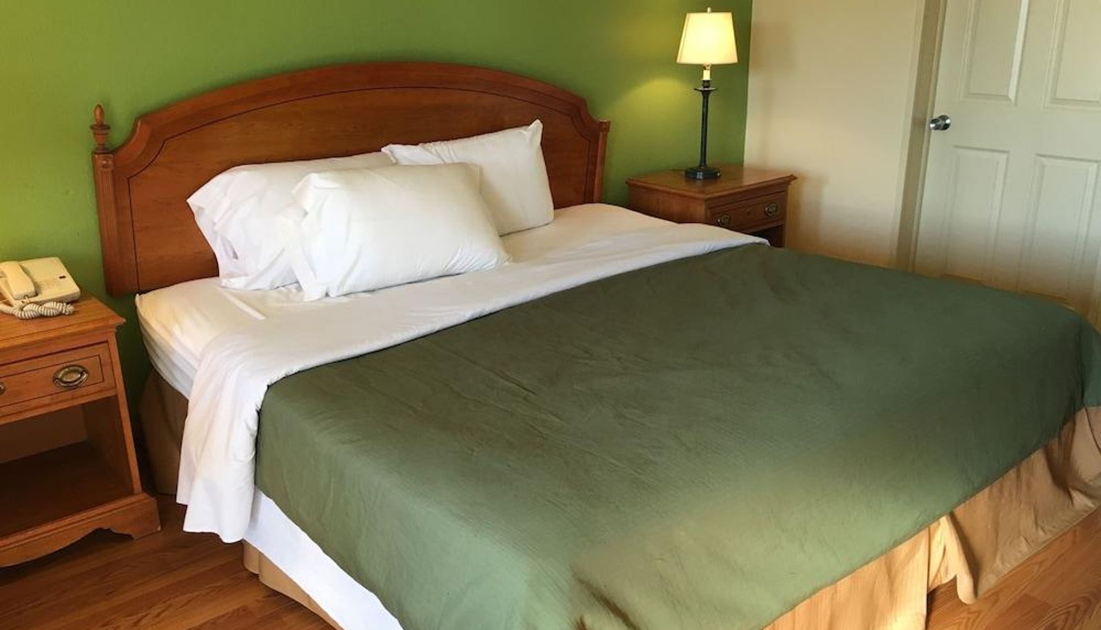 Standard room - Eagle Inn