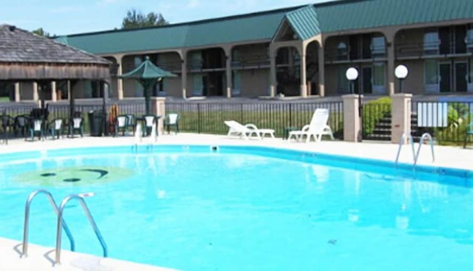 Piscine - Mariann Travel Inn Scottsburg