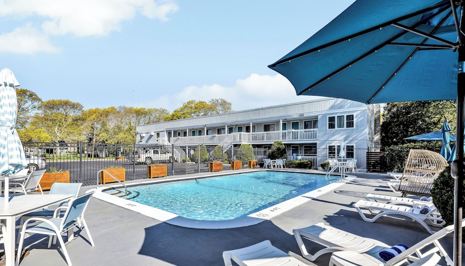 Pool - Ocean Breeze Motel
