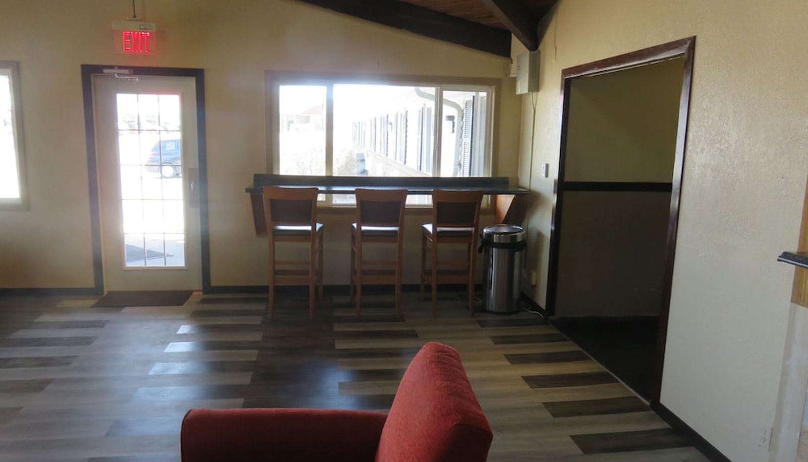 Hal - Americas Best Value Inn Story City