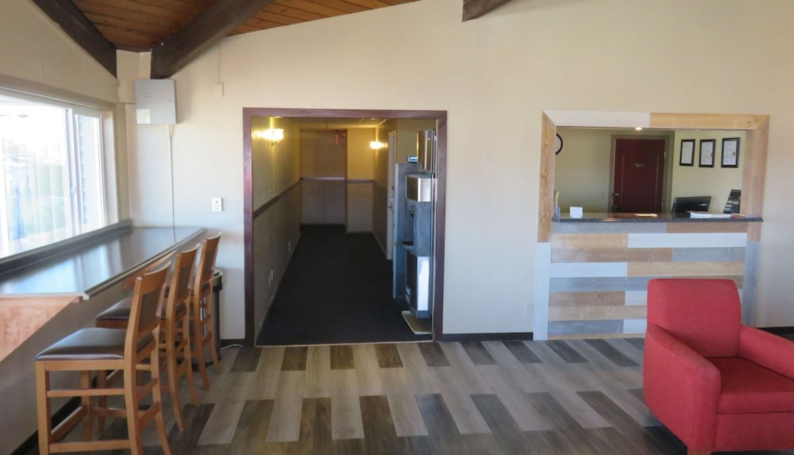 Hal - Americas Best Value Inn Story City