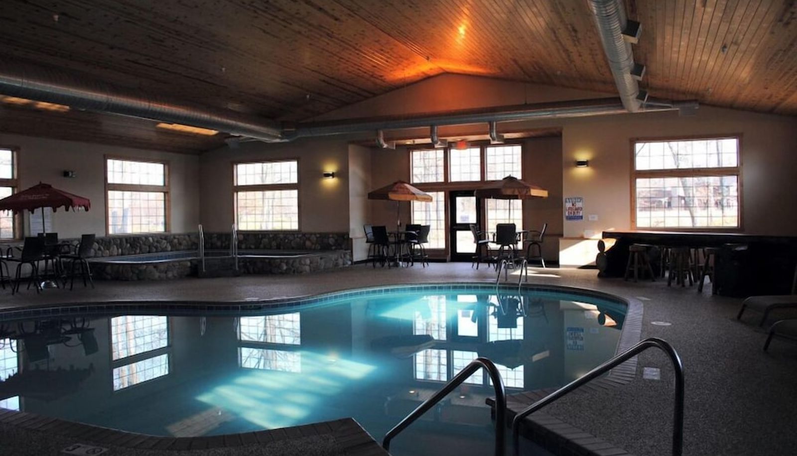 Basen - Whitefish Lodge and Suites