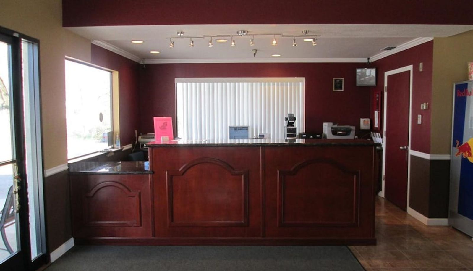 Info - Valley Oaks Inn Woodland