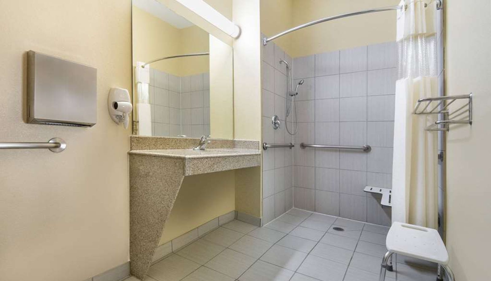Zimmer - Days Inn by Wyndham Baytown East