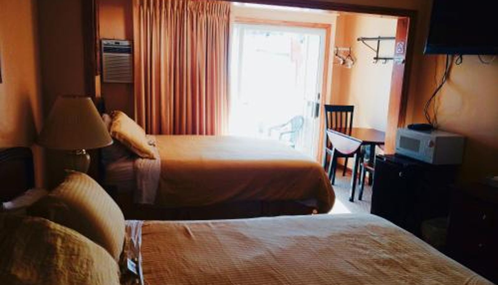 Family room - The Moulton Hotel