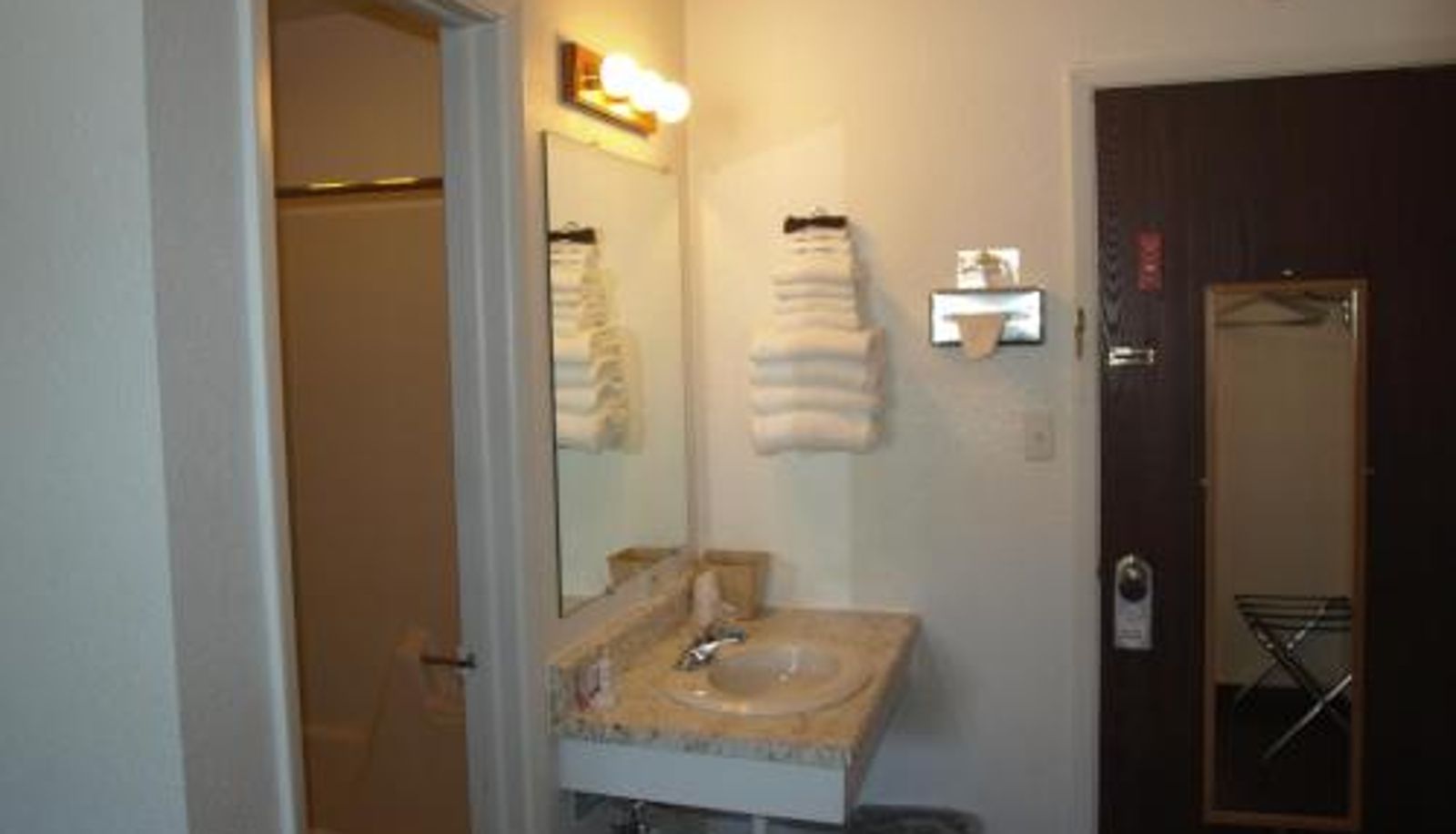 Bathroom - Yellowstone River Inn