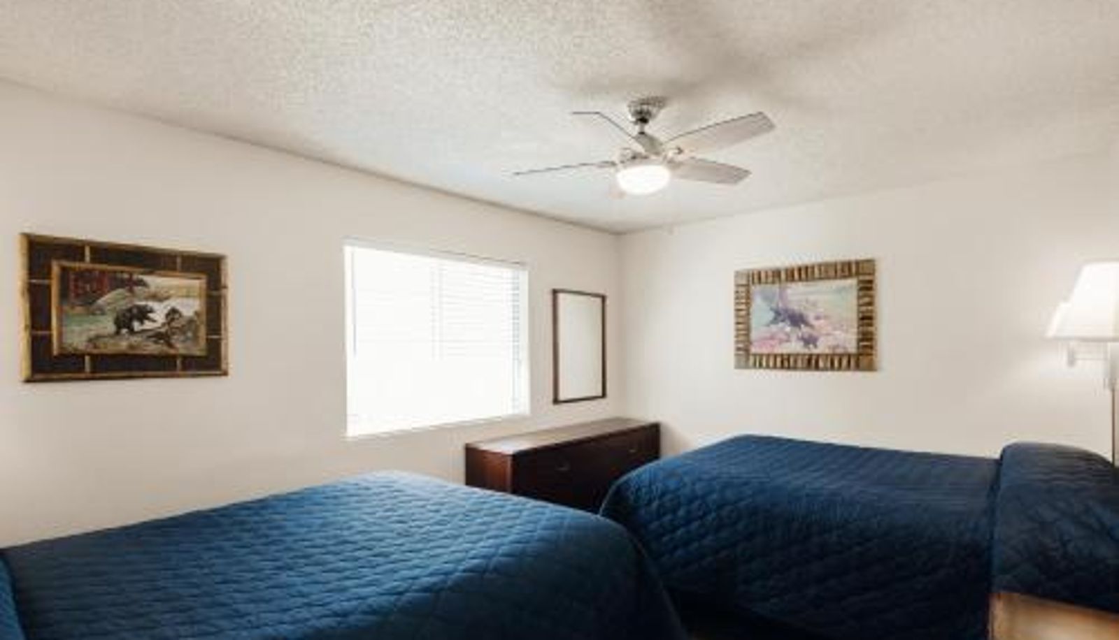 Suite - Vintage Lakeside Inn