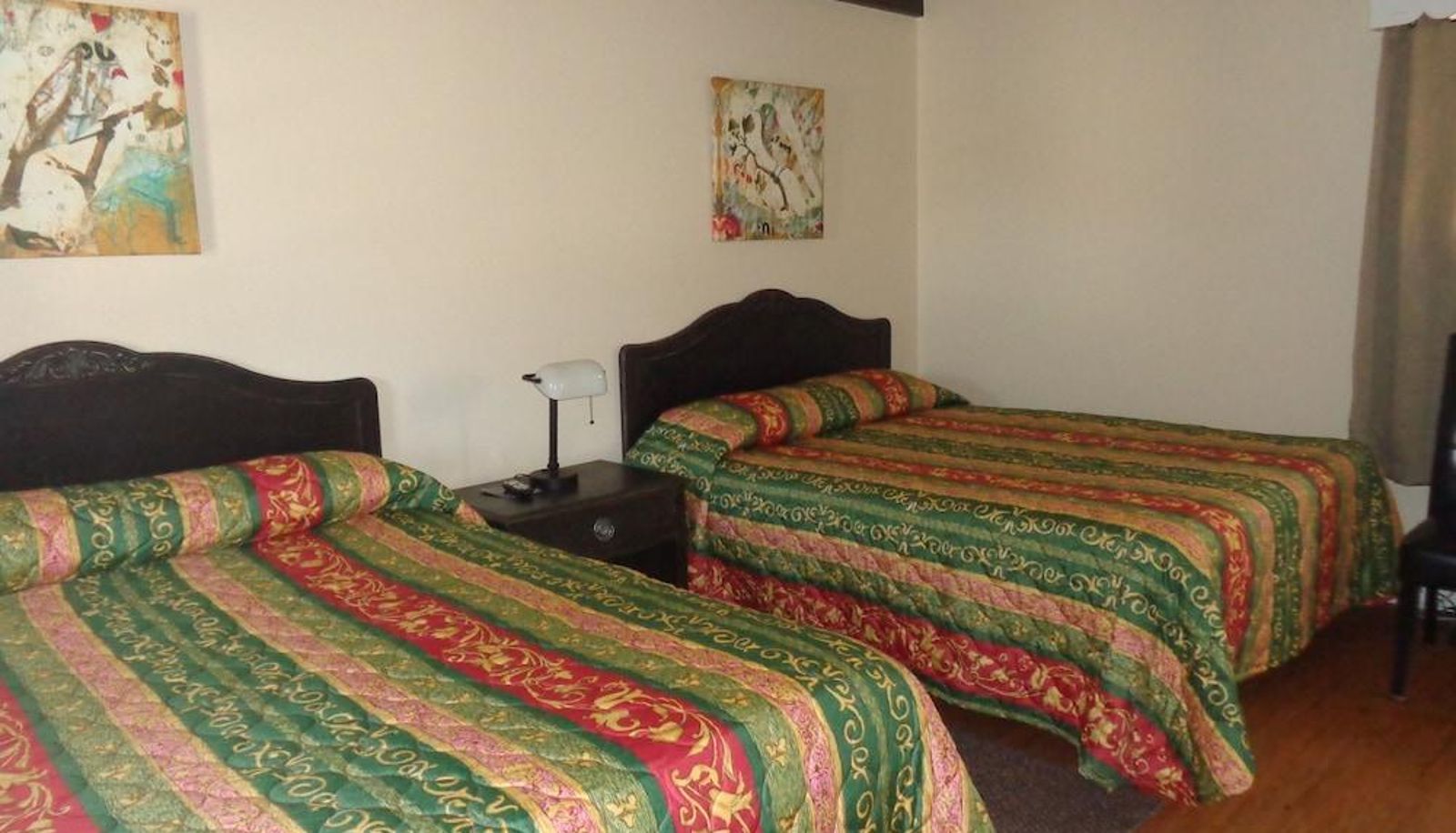 Standard room - Farmhouse Motel