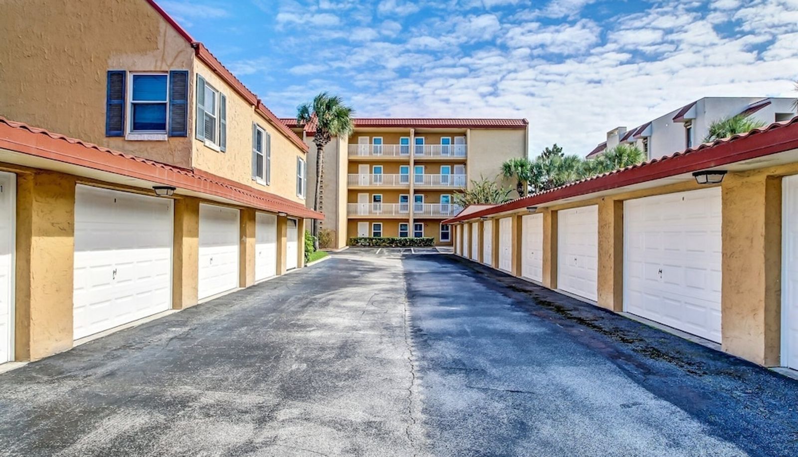 Apartment - Easy Acces to the Pool and Private Walkway to the Beach by RedAwning Ocean View Condo