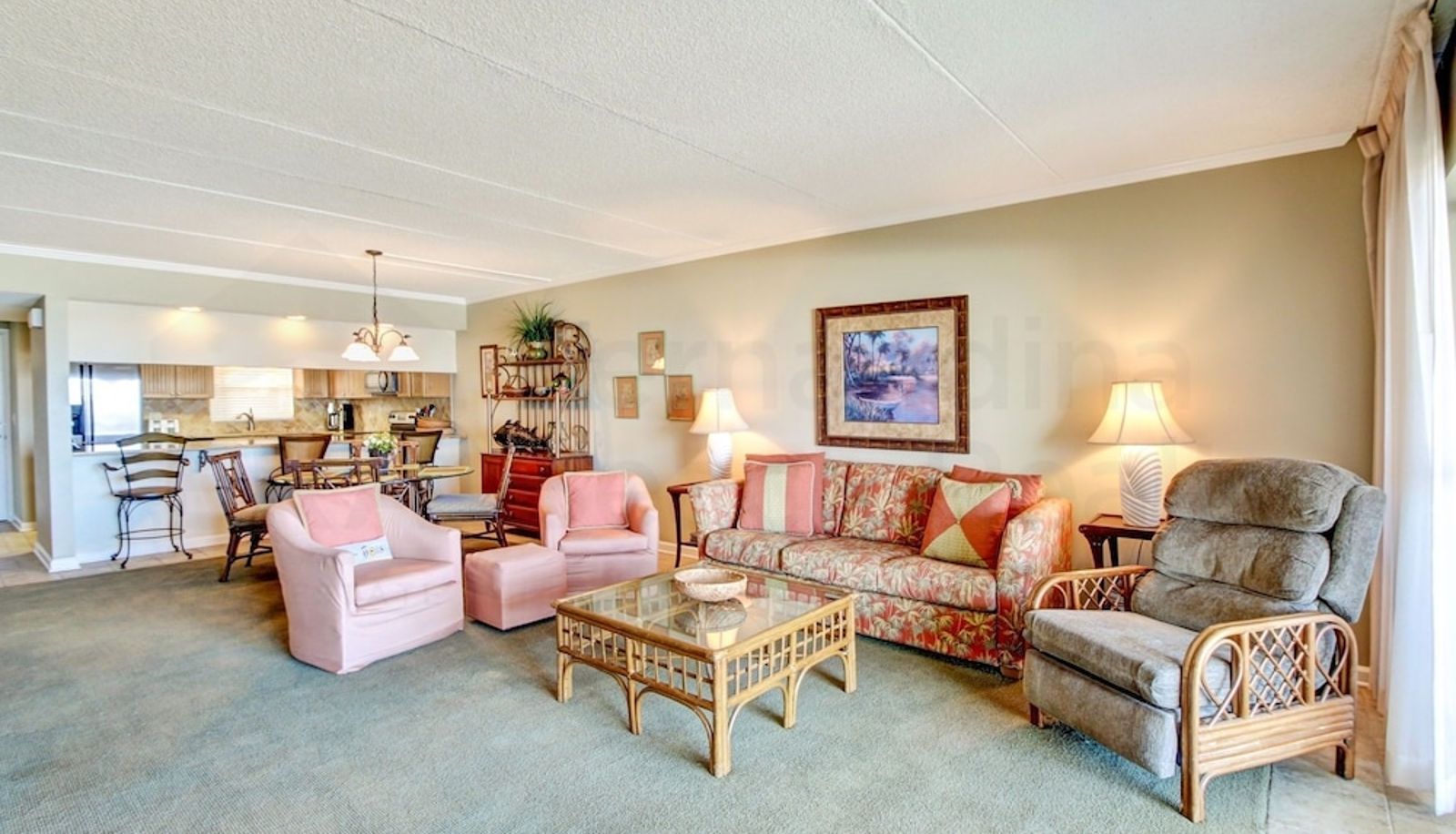 Apartment - Private Walkway to the Beach by RedAwning Oceanfront Condo