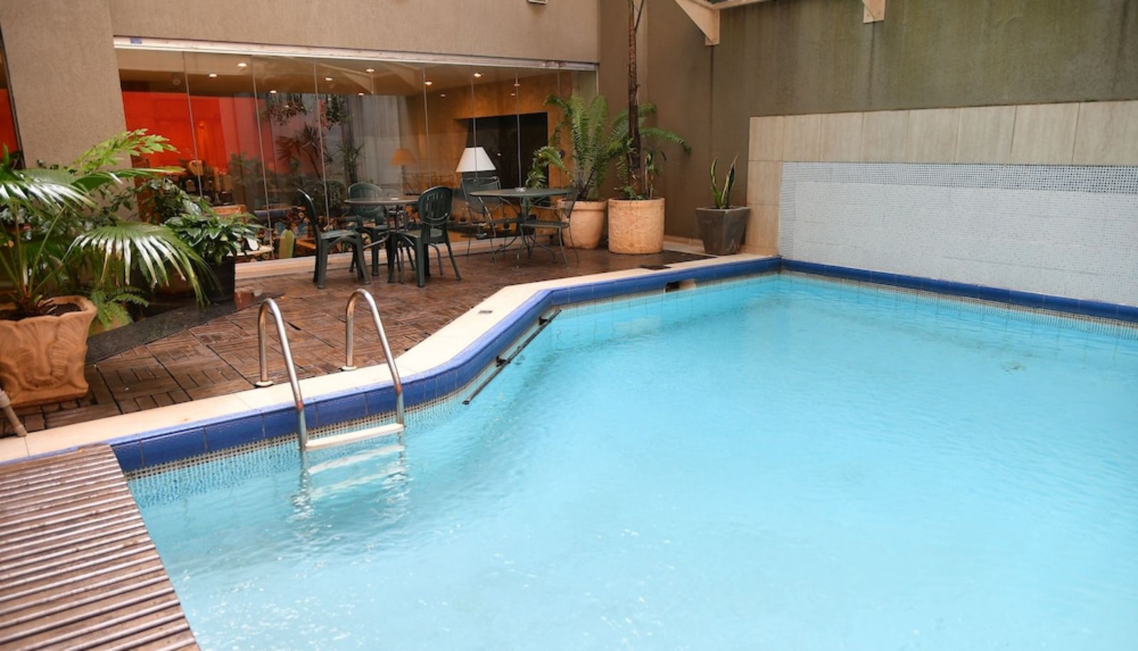 Piscina - Convair Hotel