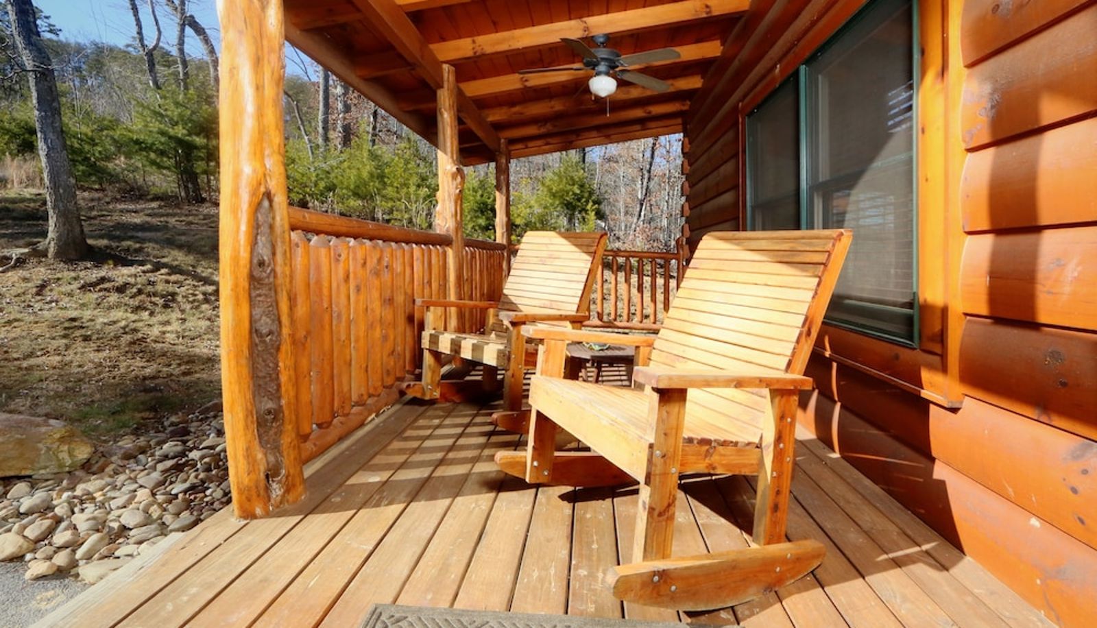 Taras - Skinny Dippin 1 Br cabin by RedAwning