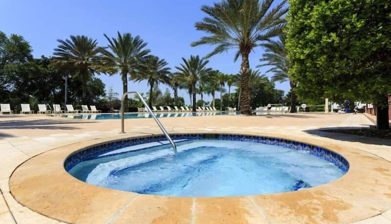 Pool - Condo Centre Court Living 3 Bedroom Reunion