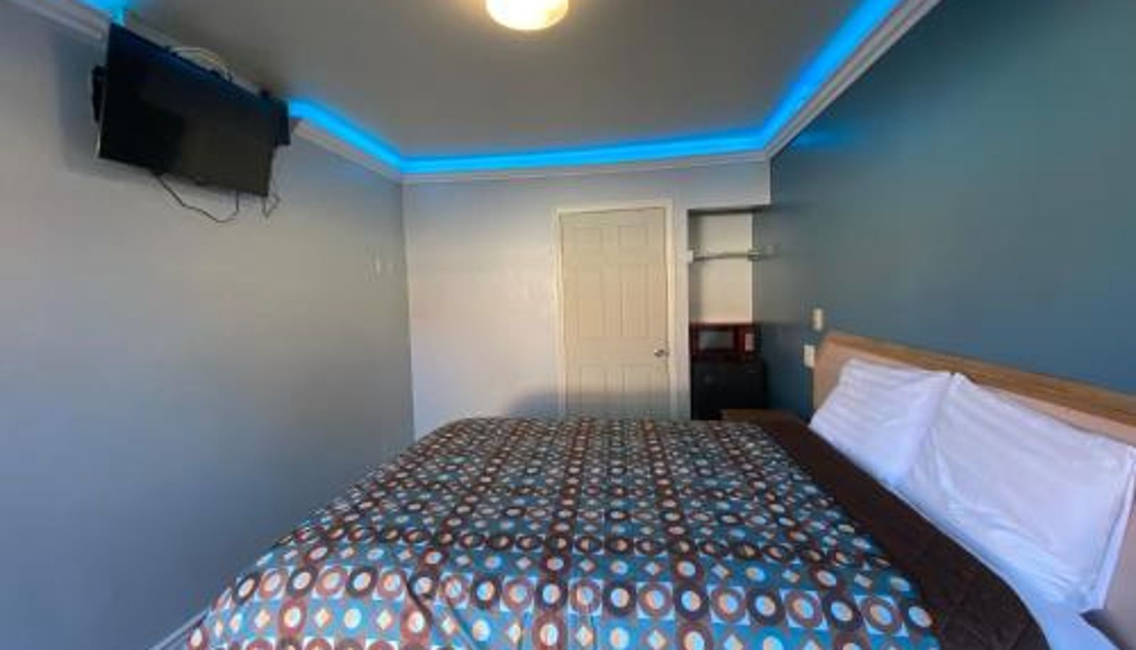 Camera - Sands Inn