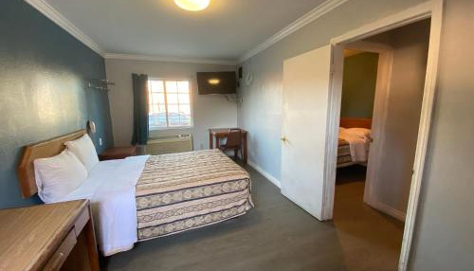 Camera - Sands Inn