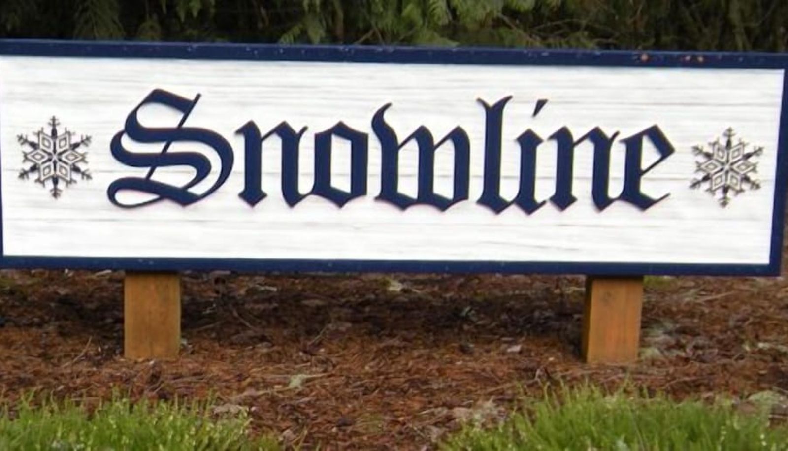 Triple room - 35sl - Air Conditioning - Pets Ok - Fireplace - Sleeps 6 3 Bedroom Home by RedAwning