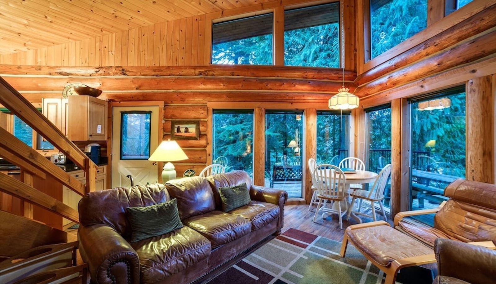 Triple room - 97mf - Lakeside - Dock - Bbq - Pets Ok - Sleeps 6 3 Bedroom Home by RedAwning
