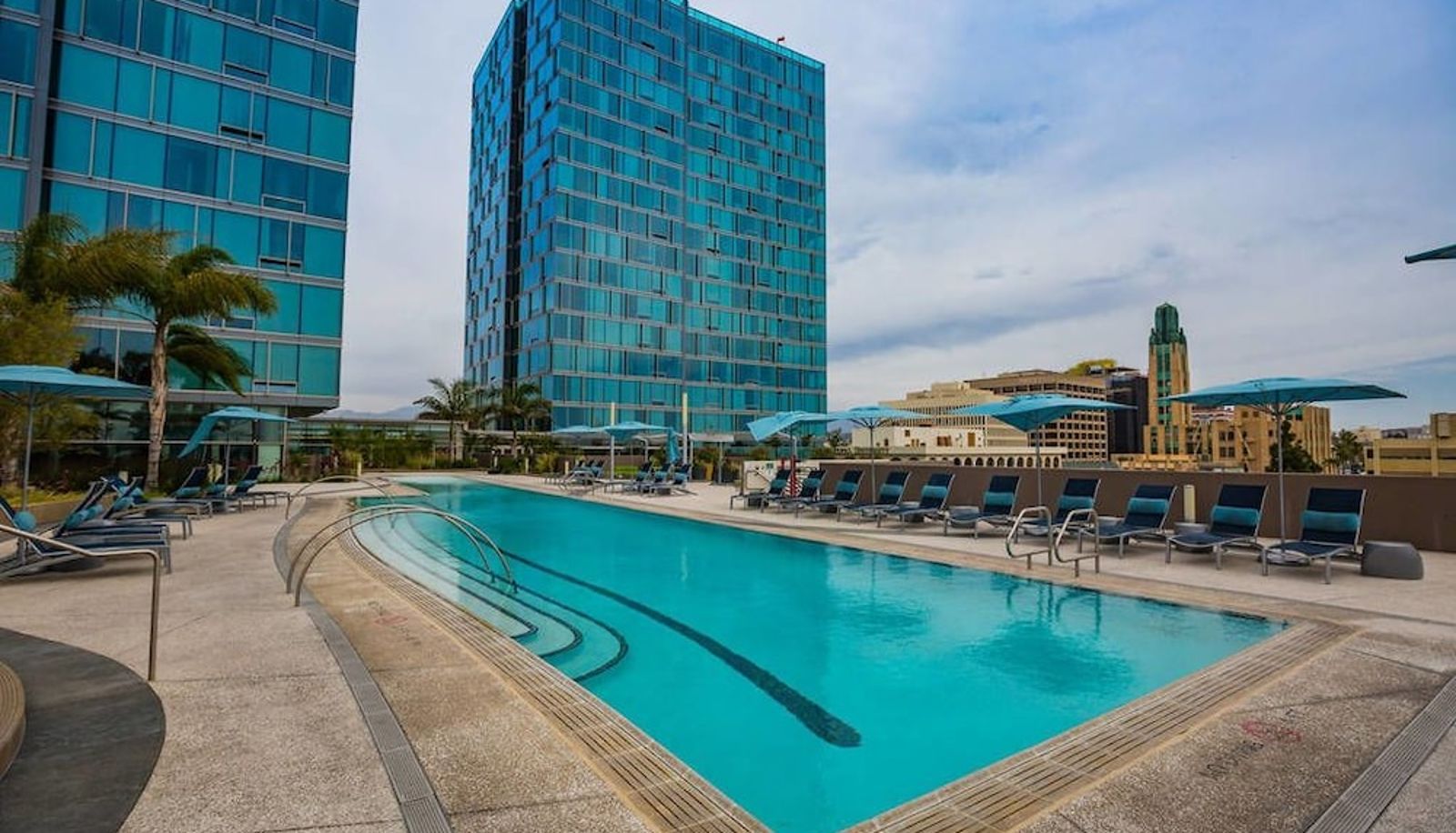 Pool - Tripbz Vermont Apartments