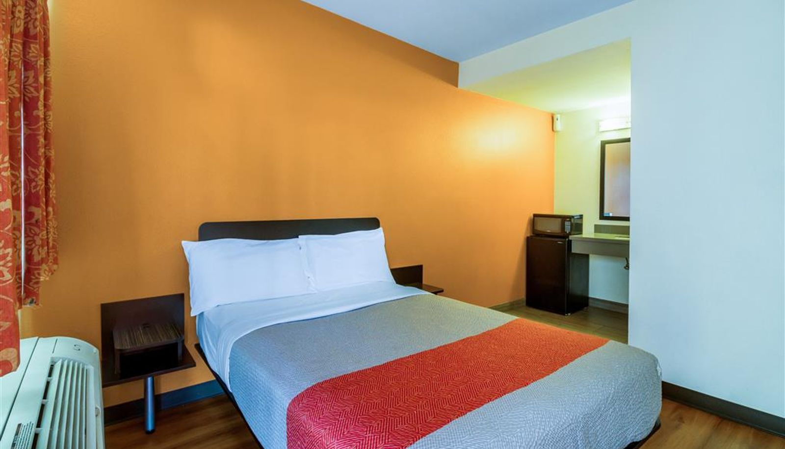 Zimmer - Motel 6 Hesperia CA East
