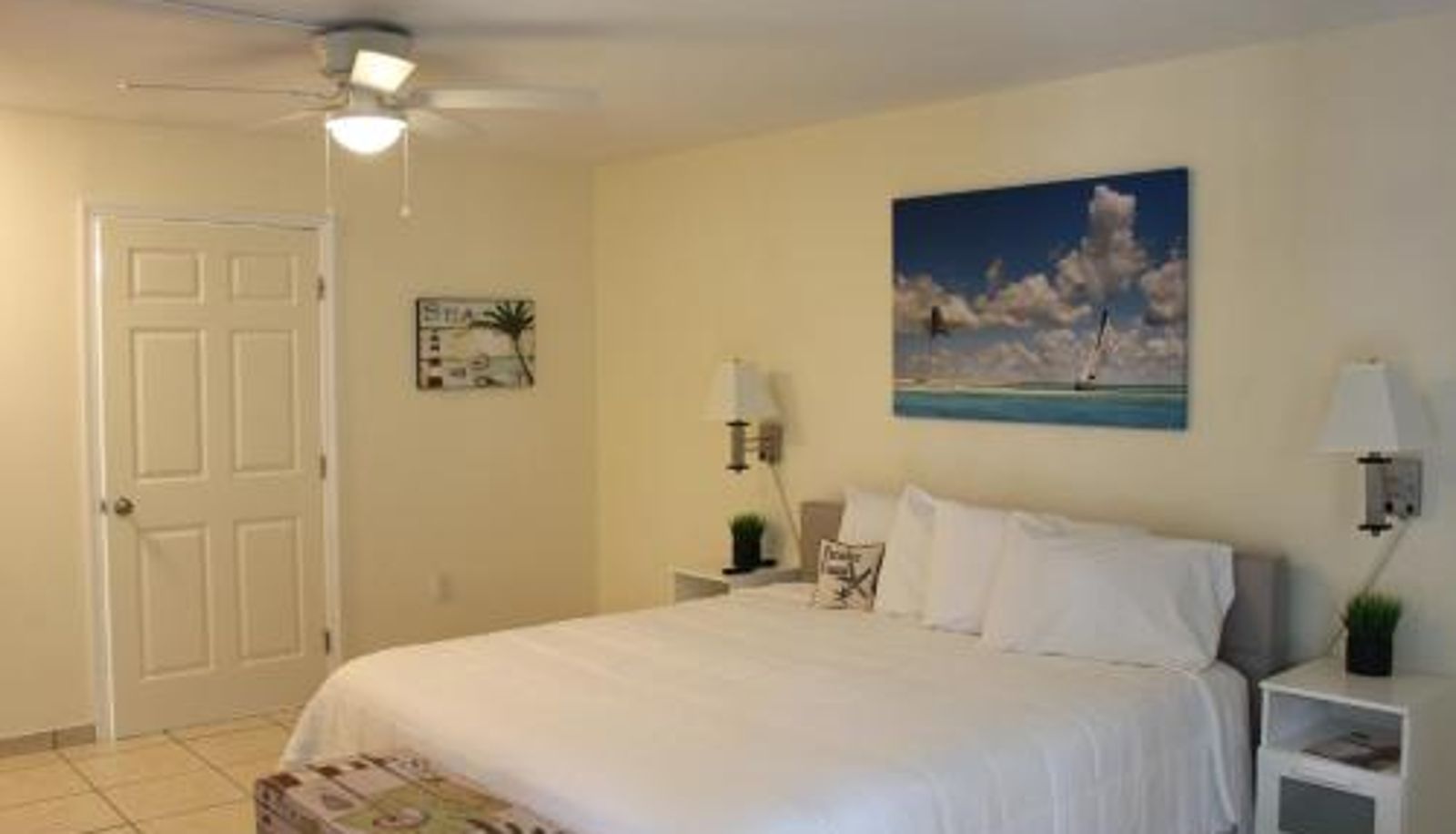 Room - Latitude 26 Waterfront Boutique Resort - Fort Myers Beach