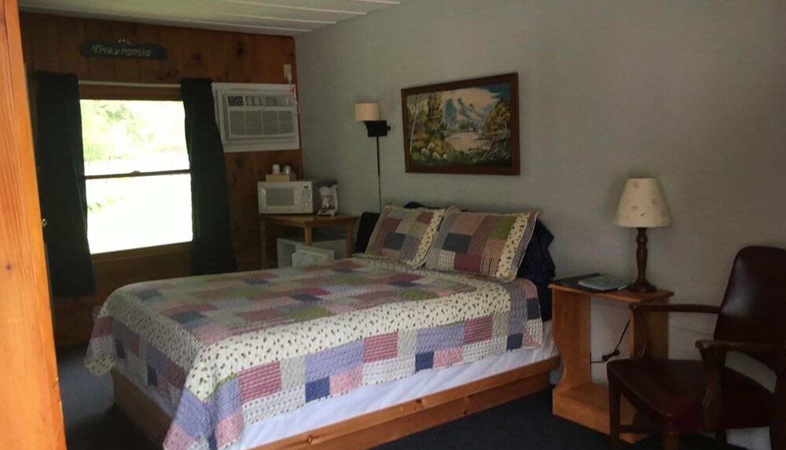 Camera standard - Gilcrest Cottages and Motels