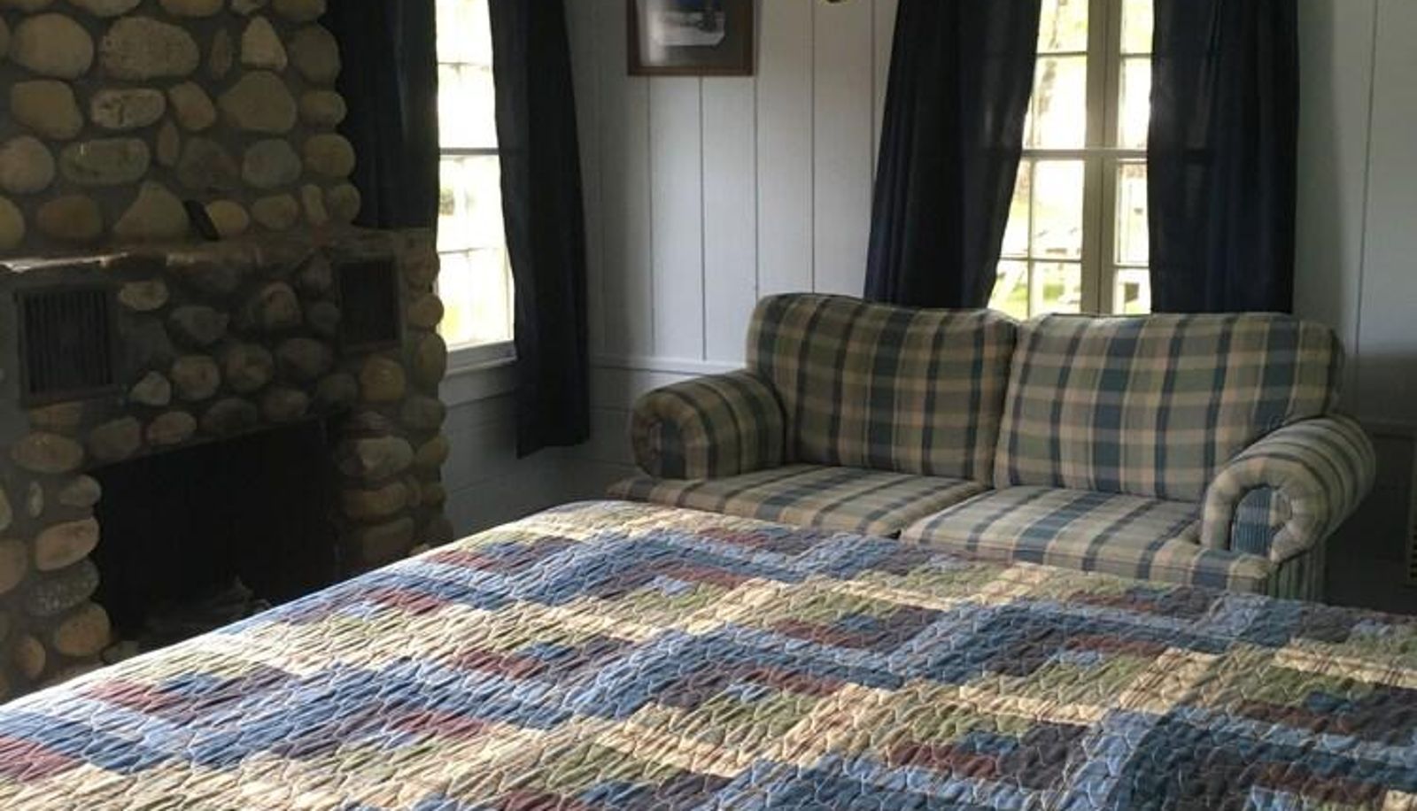 Camera standard - Gilcrest Cottages and Motels