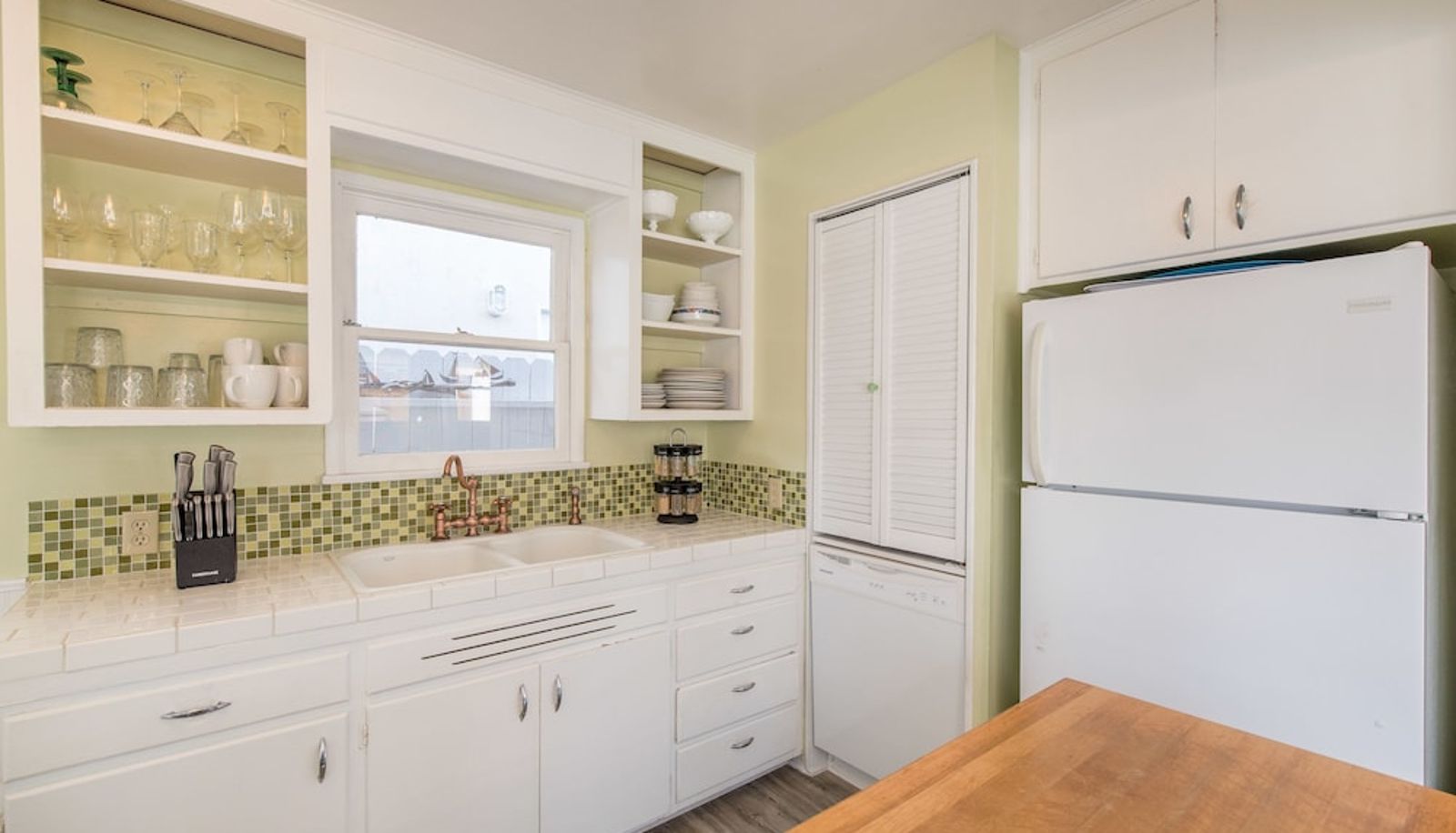 Restaurant - Ventura Beach Cottage