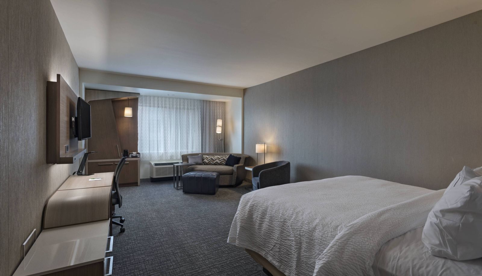 Room - Courtyard by Marriott Houston Sugar Land Lake Pointe