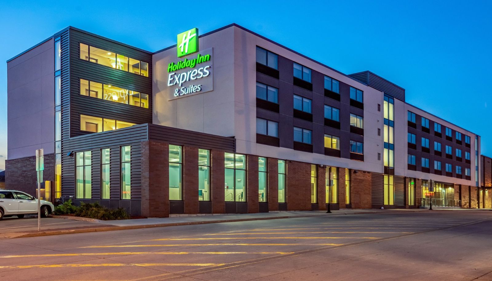 Info - Holiday Inn Express & Suites PLATTEVILLE by IHG