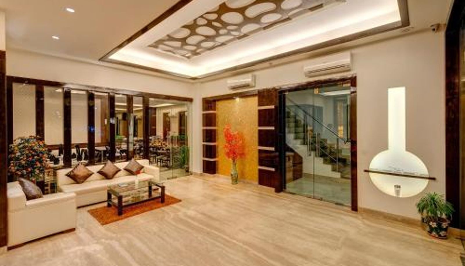 Reception - Viceroy Boutique Hotel