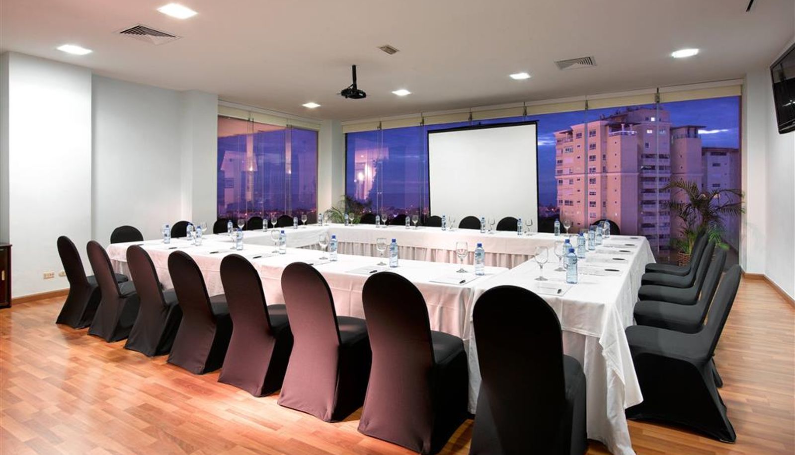 Conference room - Trademark By Wyndham Dominican Fiesta Hotel