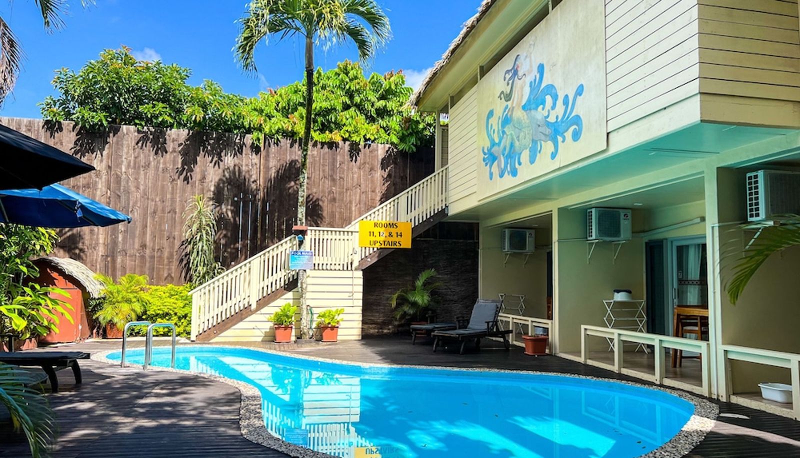 Piscina - Castaway Resort