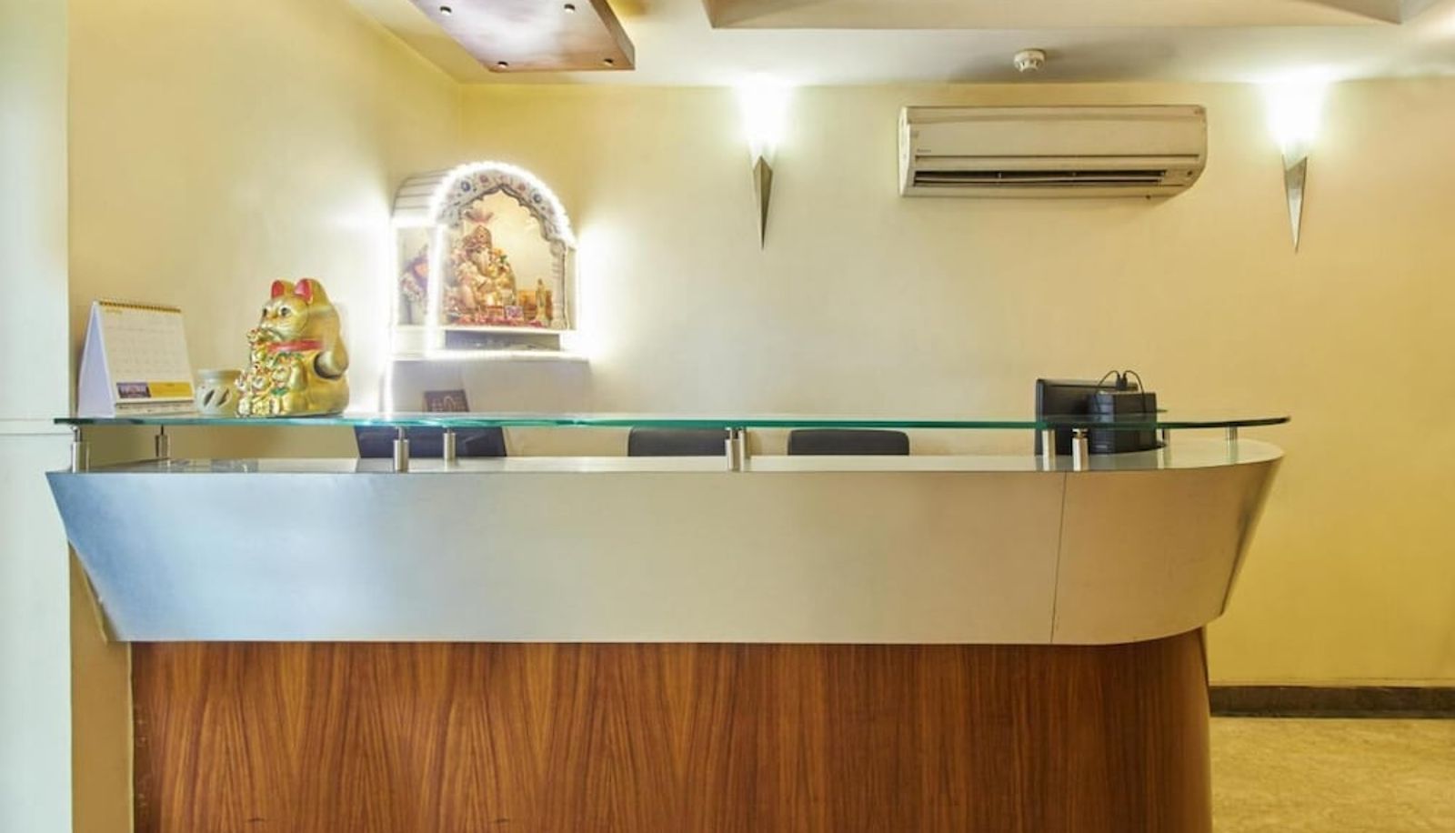 Recepción - Hotel Shubhangan