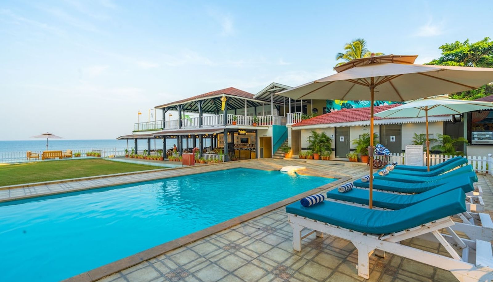 Piscina - La Cabana Beach and Spa