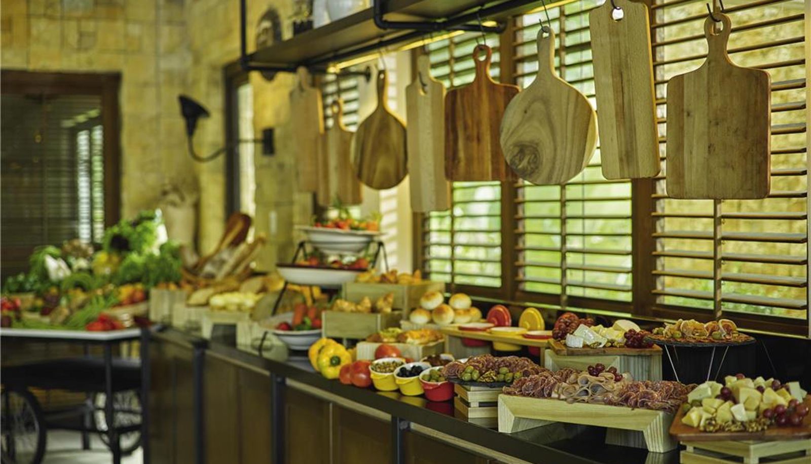 Restaurant - Mövenpick Resort & Spa Boracay