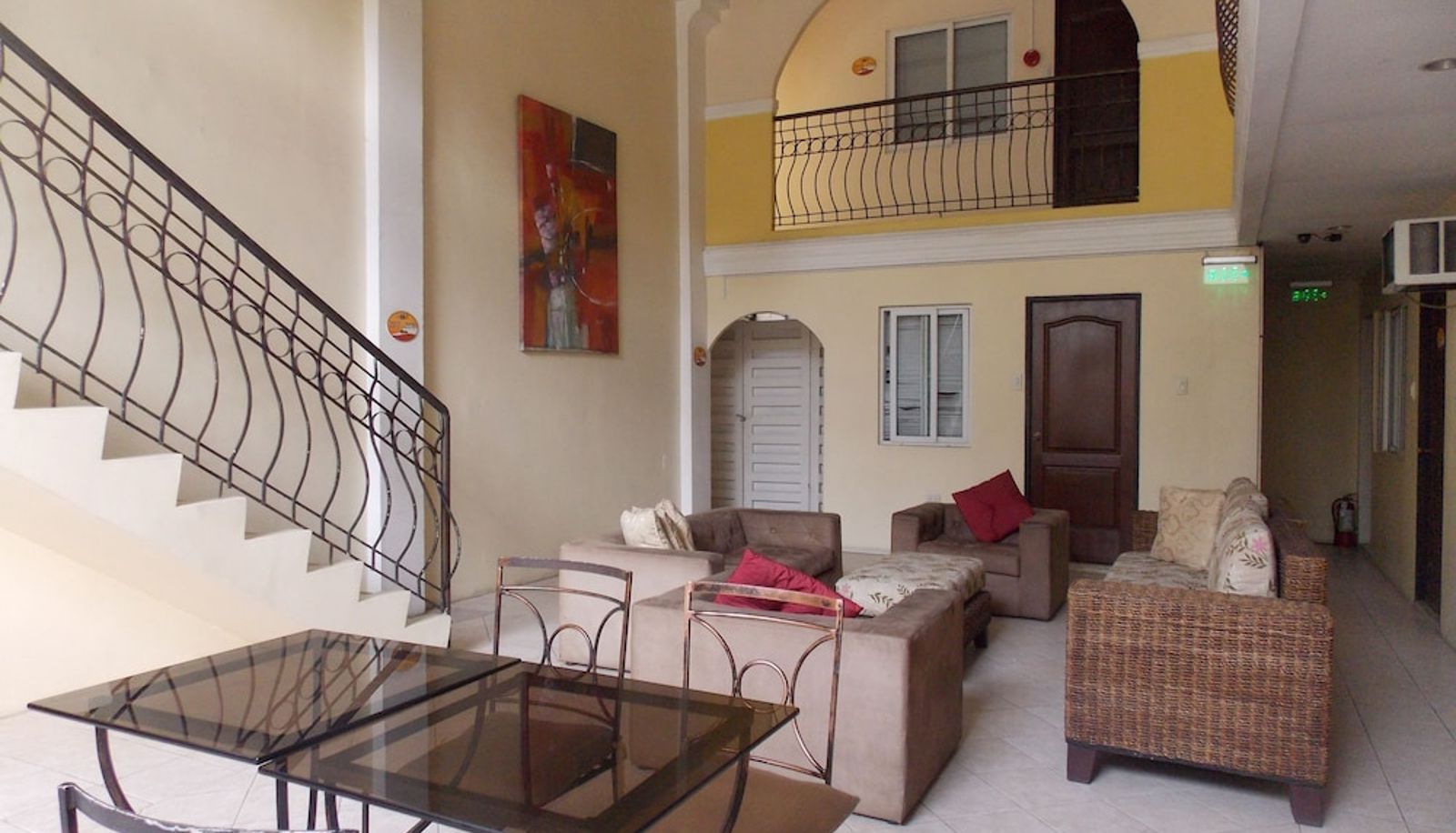 Hall - The Suites at Calle Nueva