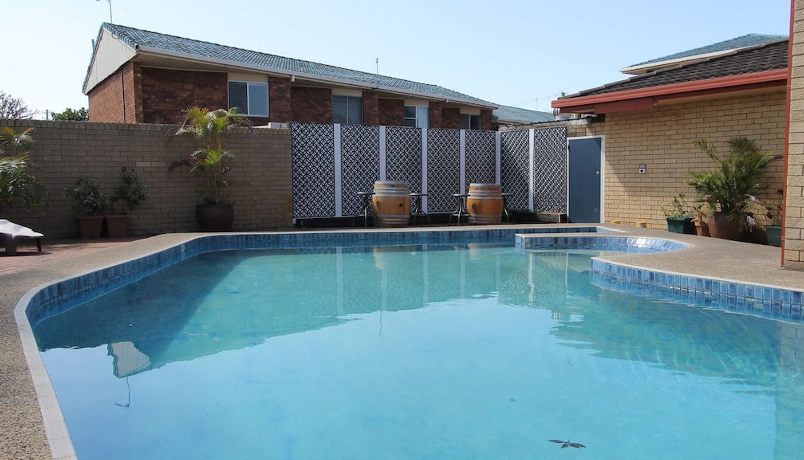 Basen - Toreador Motel