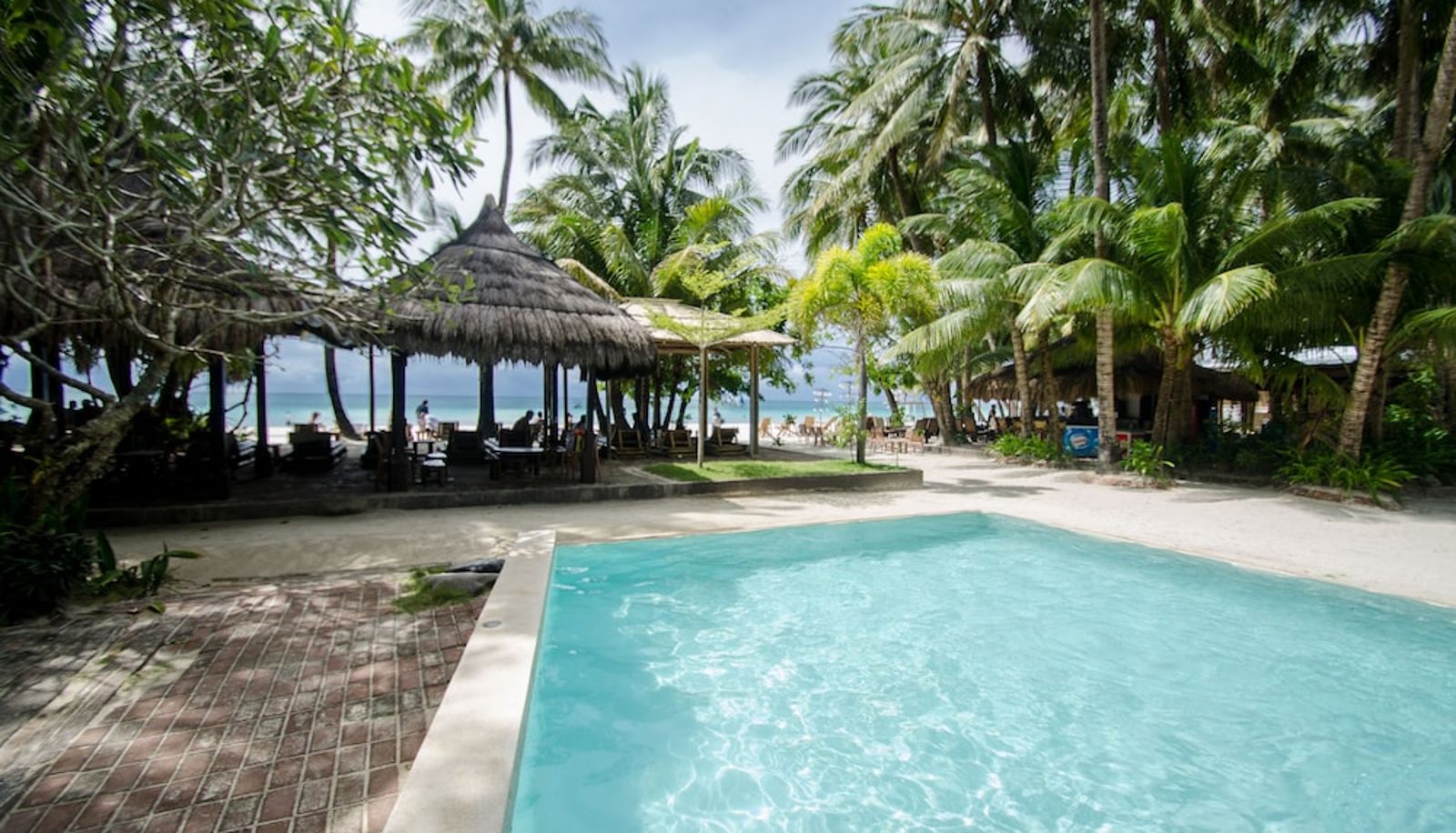 Zwembad - Sea Wind Resort