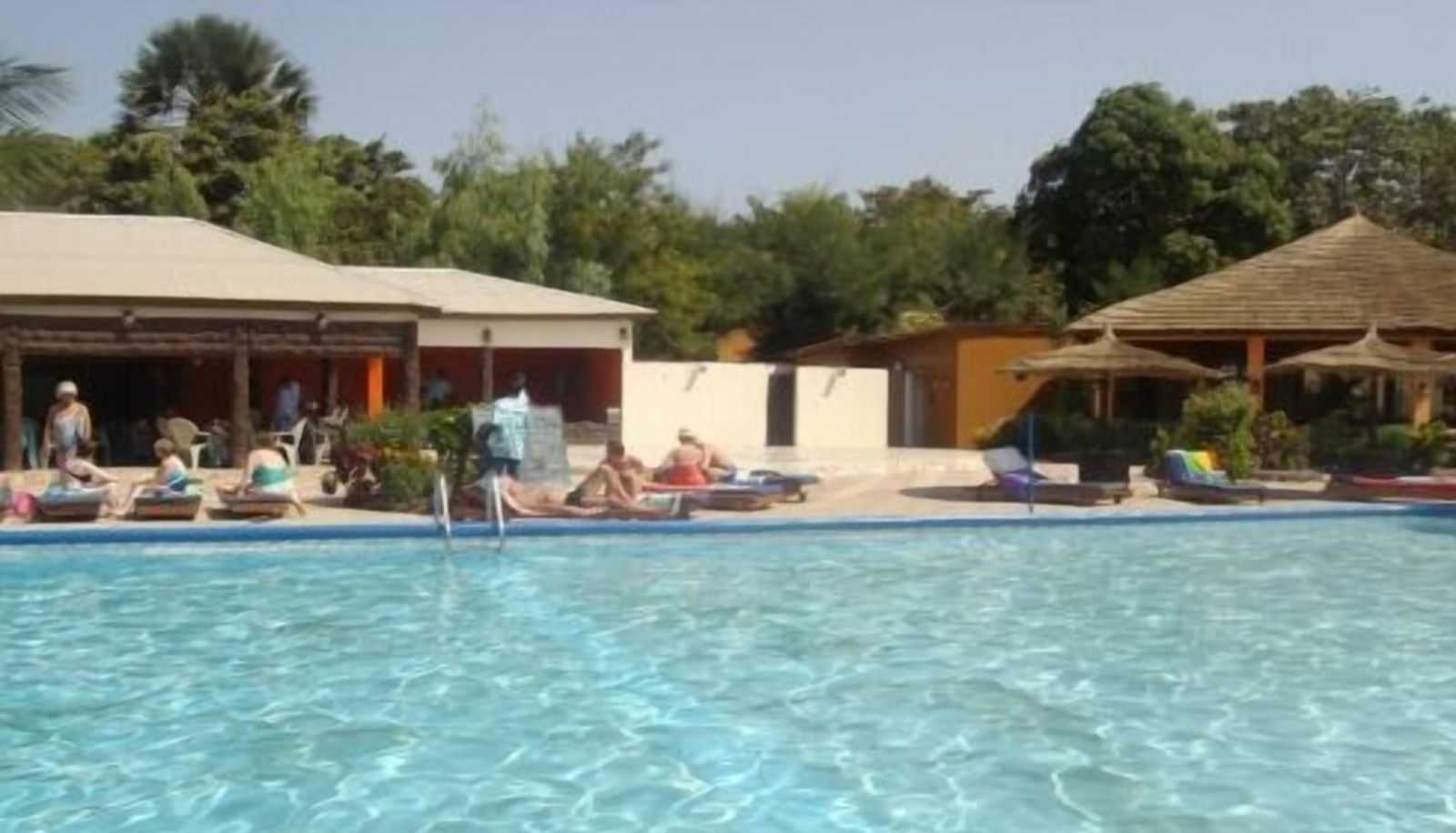 Zwembad - Holiday Beach Club Hotel
